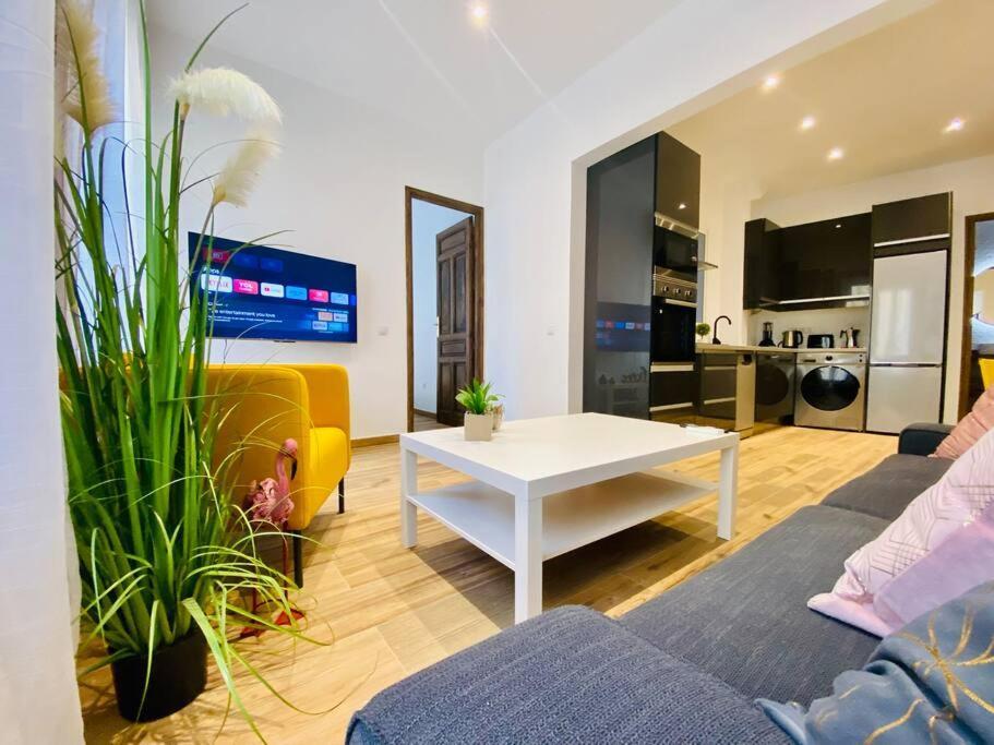 Style & Design Flat In The Center Of Madrid Apartment Luaran gambar